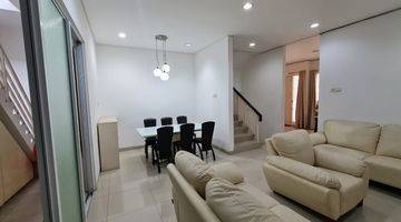 Gambar 2 Rumah di Golf lake residence
Kamal 
Jakarta barat 2 Lantai SHM Bagus