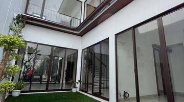 Gambar 4 Rumah Modern Tropis Siap Huni Kawasan Premium De Park Bsd City 