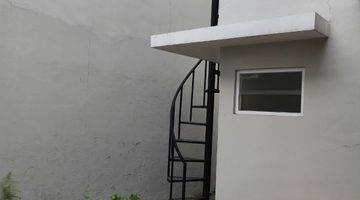 Gambar 3 Dijual Murah!rumah Standar 2 Lantai 10x18 View Danau Green Lake