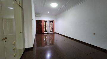 Gambar 5 Furnished Rumah 2 Lantai Graha Famili Blok E, Surabaya 