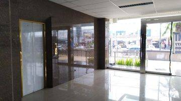 Gambar 4 Mini Building Kantor 8,5 Lantai Hadap Barat 