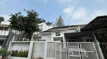 Gambar 2 Jual Rumah Cantik Minimalis Modern di Griya Loka Bsd Hadap Utara