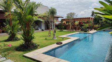 Gambar 1 Lux 4br Villa W Nature View Near Batu Bolong Beach Canggu Bali