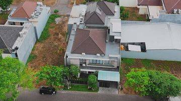 Gambar 4 Rumah Mewah Furnished di Cluster Newton Hill Citraland Surabaya