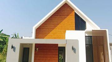 tampak depan rumah cluster modern super strategis
