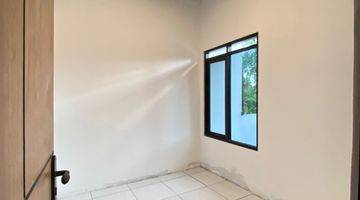 Gambar 4 Rumah Baru Unfurnished SHM di Doplang, Semarang