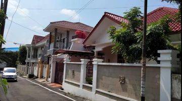 tampak depan rumah bagus semi furnished shm
