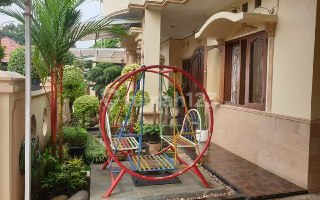 foto lainnya rumah bagus furnished shm di