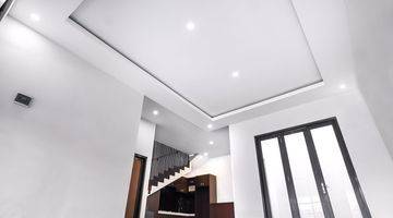 ruang tamu rumah 2 lantai baru semi