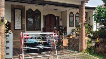 tampak depan rumah bagus unfurnished shm di