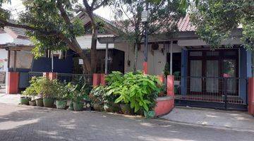 tampak depan rumah bagus shm di perumahan
