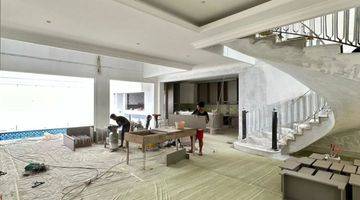 ruang keluarga rumah baru modeen classic area