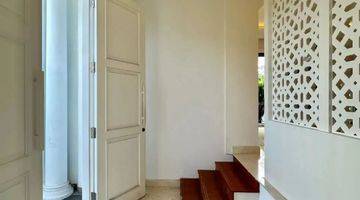 ruang tamu rumah american classic keren dlm