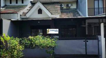 tampak depan dijual rumah bagus nyaman siap