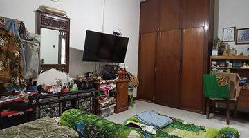 Gambar 5 Rumah Siap Huni 2 Lantai Terawat Taman Besar Dalam Komplek di Pejaten Barat