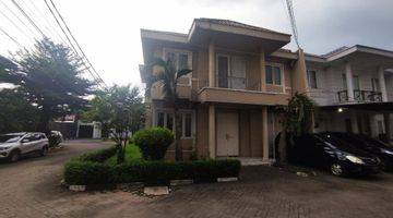 Gambar 2 Rumah siap huni dalam townhouse Cilandak 