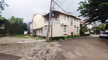 Gambar 4 Rumah siap huni dalam townhouse Cilandak 