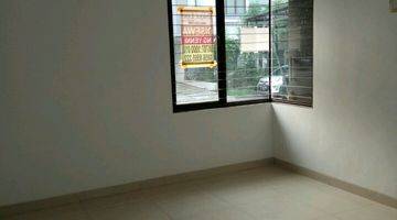 Gambar 3 Dijual Rumah di Cluster Serenade Lake Gading Serpong 3+1BR 