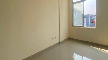 Gambar 1  di Green Lake City Ruko 286 m² Unfurnished