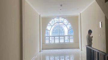 Gambar 4  Ruko di Green Lake City 286 m² Unfurnished