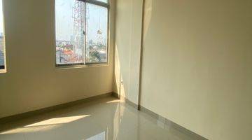 Gambar 2  di Green Lake City Ruko 286 m² Unfurnished