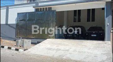 Gambar 3 RUMAH BAGUS DAN BESAR BARU RENOVASI DI TENGAH KOTA