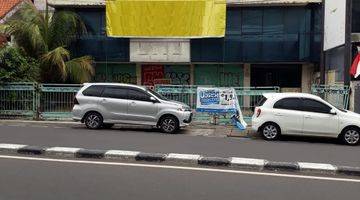 Gambar 1 Ruko Gandeng di Jalan Raya