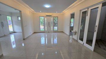 Gambar 2 Wts Dijual Rumah Hoek Bangunan Mandiri di Sevilla Park, Bsd City 