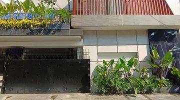 Gambar 1 Dijual Cepat Rumah Cantik Dengan Private Pool Di Rawamangun 