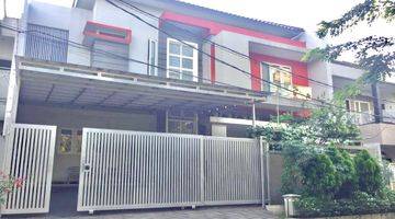 Gambar 1 Di jual rumah 2 lantai ,  dng harga special , ada kolam renang