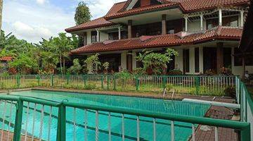 Gambar 1 Rumah 2 Lantai Ada Kolam Renang Harga Murah Pondok Labu