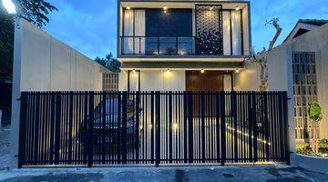 Gambar 1 Rumah Mewah Full Furnished Kontemporer di Purwomartani Kalasan