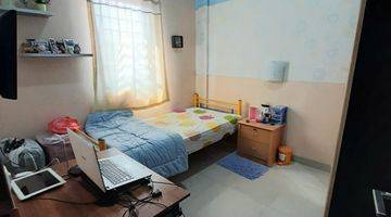 Gambar 2 Rumah 2 lantai Full Renovasi Semi Furnished