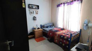 Gambar 3 Rumah 2 lantai Full Renovasi Semi Furnished