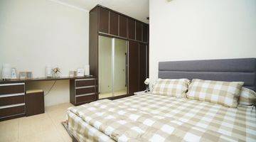 Gambar 2 Rumah dekat Sumarecon Mall Serpong Luas Semi Furnished Dibantu KPR J12044