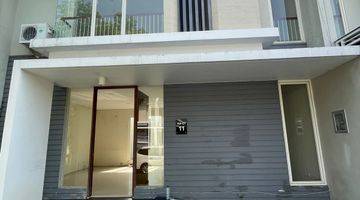 Gambar 1 Rumah 2 Lantai Bagus Unfurnished di Northwest Park Citraland
type Arcazia, Surabaya