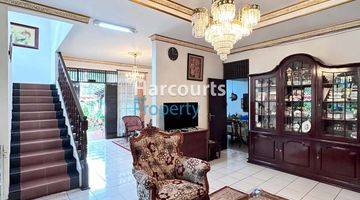 Gambar 3 Rumah Classic Terawat Posisi Hook Area Pondok Indah, Jakarta Selatan