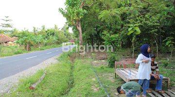 Gambar 1 TANAH  DATAR PINGGIR JALAN KAWASAN GEOPARK CILETUH KABUPATEN SUKABUMI