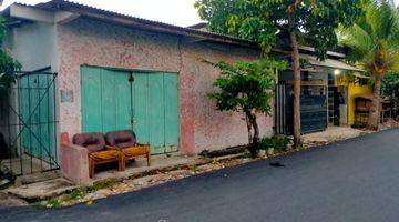 tampak depan rumah sekaligus toko untuk usaha