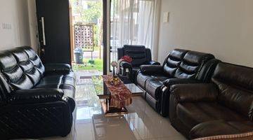 Gambar 2 Dijual Cepat Rumah Bagus Full Furnished di Podomoro Park 