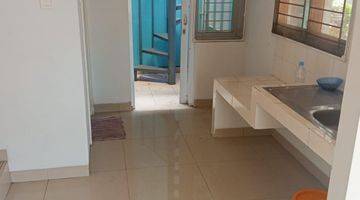 Gambar 5 Rumah Kontrakan 3 Lantai Bagus Semi Furnished di Jl. Cadwel , Tangerang