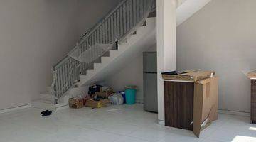 Gambar 5 Dijual Rumah Mewah Baratajaya Tengah Kota Surabaya 