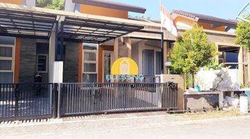 tampak depan rumah siap huni cluster candigolf