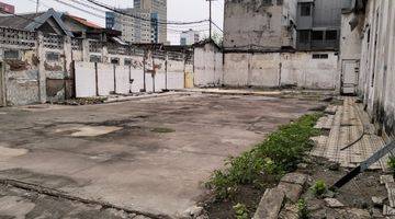 Gambar 5 kan tempat Usaha Komersial Area, Pusat Kota, Jl. Panglima Sudirman Surabaya