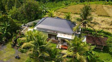 Gambar 2 Villa view sawah dan hutan di kawasan Tampaksiring Gianyar bali