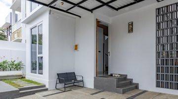 Gambar 4 Rumah Modern Minimalis Bagus Area Ungasan Furnish