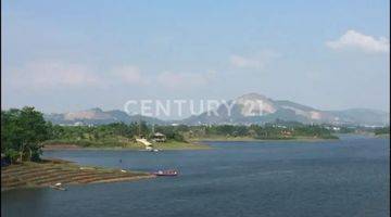 Gambar 4 Rumah 2 Lantai Kota Baru Parahyangan  Bagus View Danau