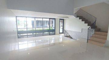 Gambar 4 Jarang Ada Rumah Impian 3 1/2 + Rooftop di daerah Elite Kemang Selatan Jakarta Selatan