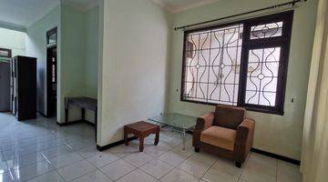 Gambar 3 Dijual Rumah Graha Family Full Renovasi Dkt Dian Istana 