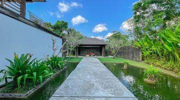 Gambar 1 Luxury 6BR Villa with Ocean & Rice Paddy Views at Cemagi Beach